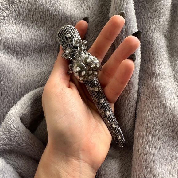 Vintage silver ladybug hairclip - Picture 7 of 8